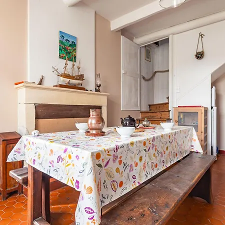 Charmante Maison Pres بيت للعطل *