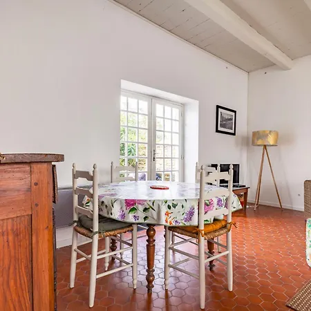 Charmante Maison Pres بيت للعطل