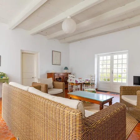 Charmante Maison Pres Casa de Férias